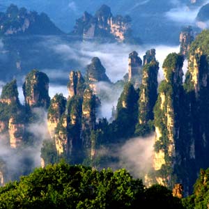 長(zhǎng)沙往返A(chǔ)5線：張家界、黃龍洞、猛洞河漂流、鳳凰古城五日游
